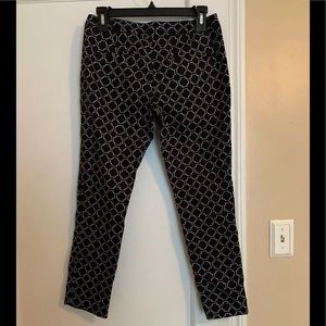 [SOLD] Amanda & Chelsea Ankle Pants Black & White